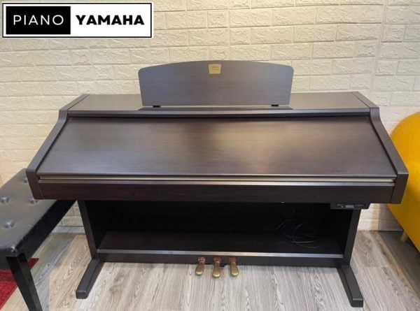 Yamaha CVP-204