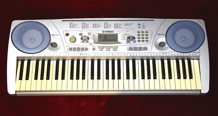 Đàn organ Yamaha PSR-275