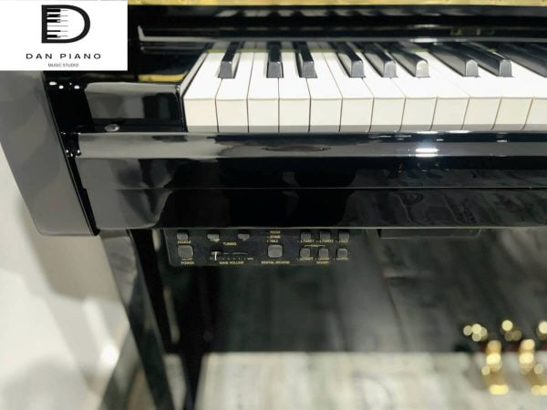 Yamaha U1G