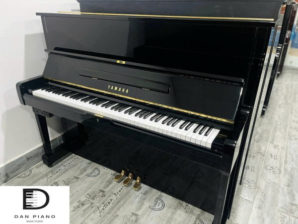 Yamaha U1G