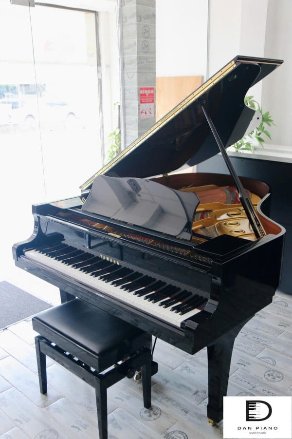 Grand Piano Yamaha C3B