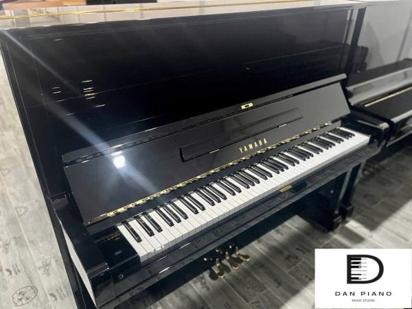 Yamaha U3F